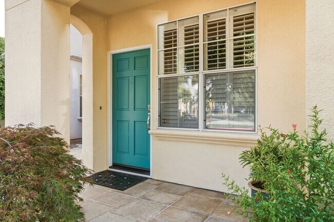 Building Photo - Stunning 3-Bedroom Home in a Prime Mountain View Location with Top-Rated Los Altos Schools!