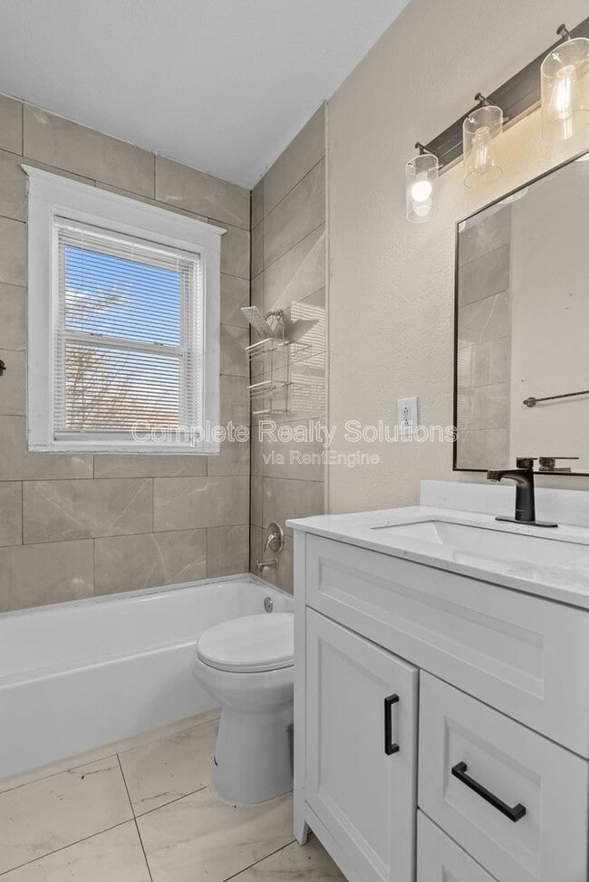 Foto del edificio - 4102 California Ave