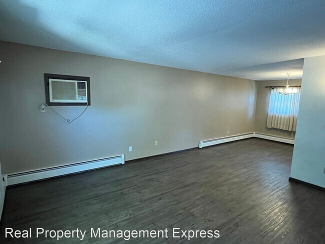 Building Photo - 2 br, 1 bath Apartment - 1509 East Nye Str...