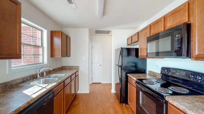 Foto del edificio - 450 Tittsworth Springs Rd