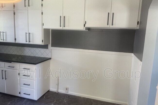 Foto del edificio - 2040 SW Medford Ave