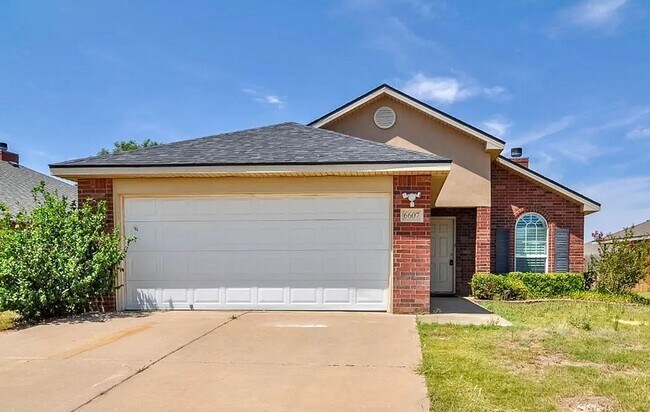 Foto del edificio - All the Extras! Super Nice Remodeled 3/2/2...