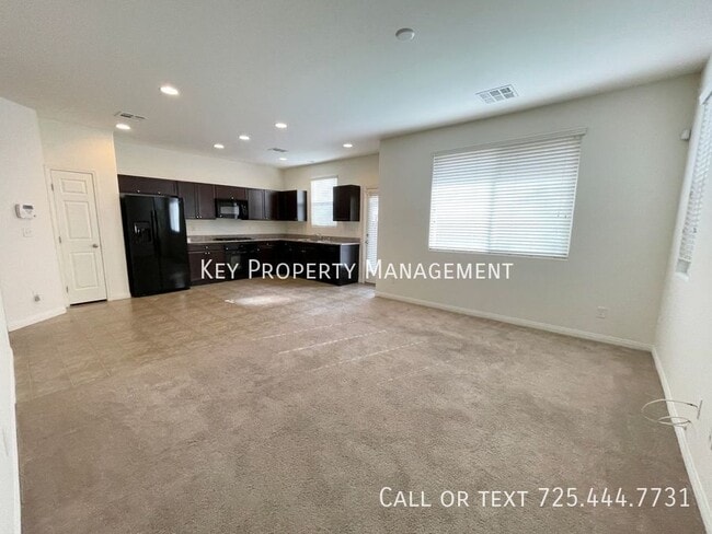 Building Photo - 2 STORY HOME W/ LOFT AND 3 BEDROOMS NEAR 2...