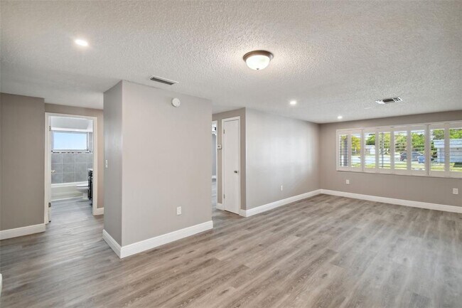 Foto del edificio - 7721 Heather St