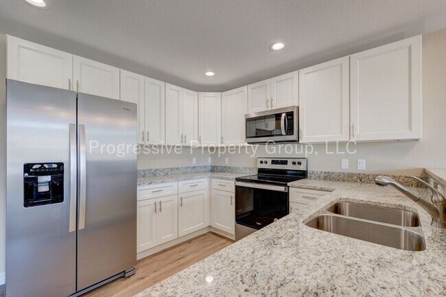 Building Photo - Live in Style! 3-Bed Northgate Villa w/ Views – 50% Off First Month!