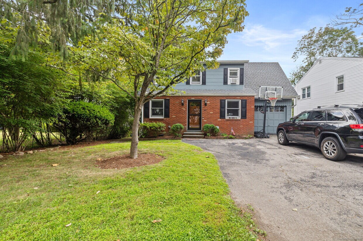 Primary Photo - 43 Camp Ave