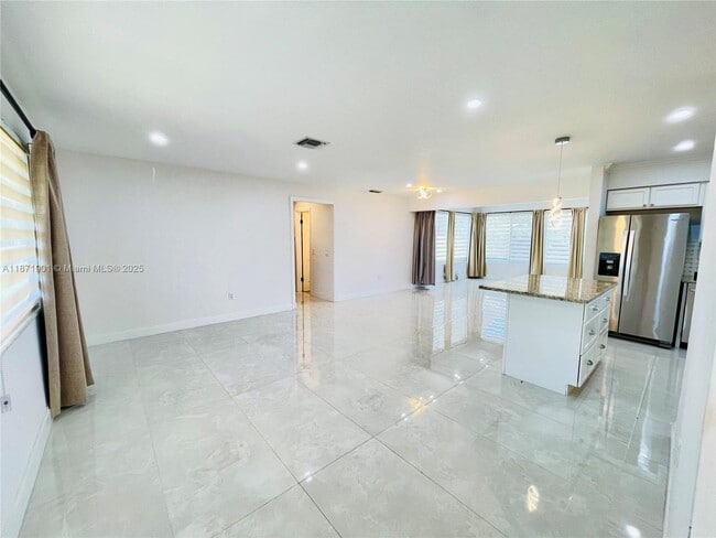 Foto del edificio - 8520 NW 15th St