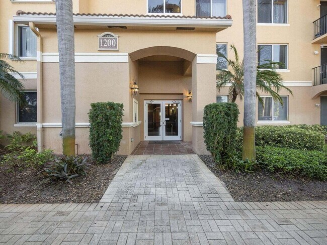 Building Photo - 1200 Scotia Dr