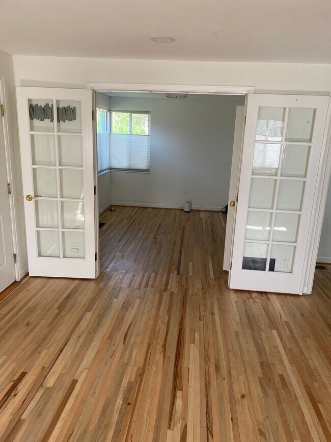 office or 3rd bedroom - 7200 E 6th Avenue Pky