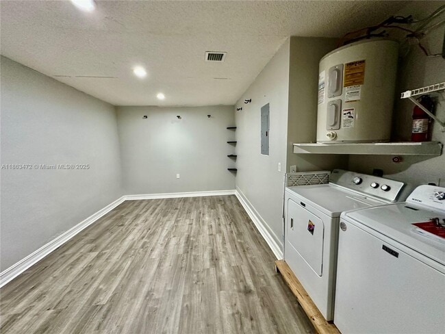 Building Photo - 10940 SW 143rd Ct