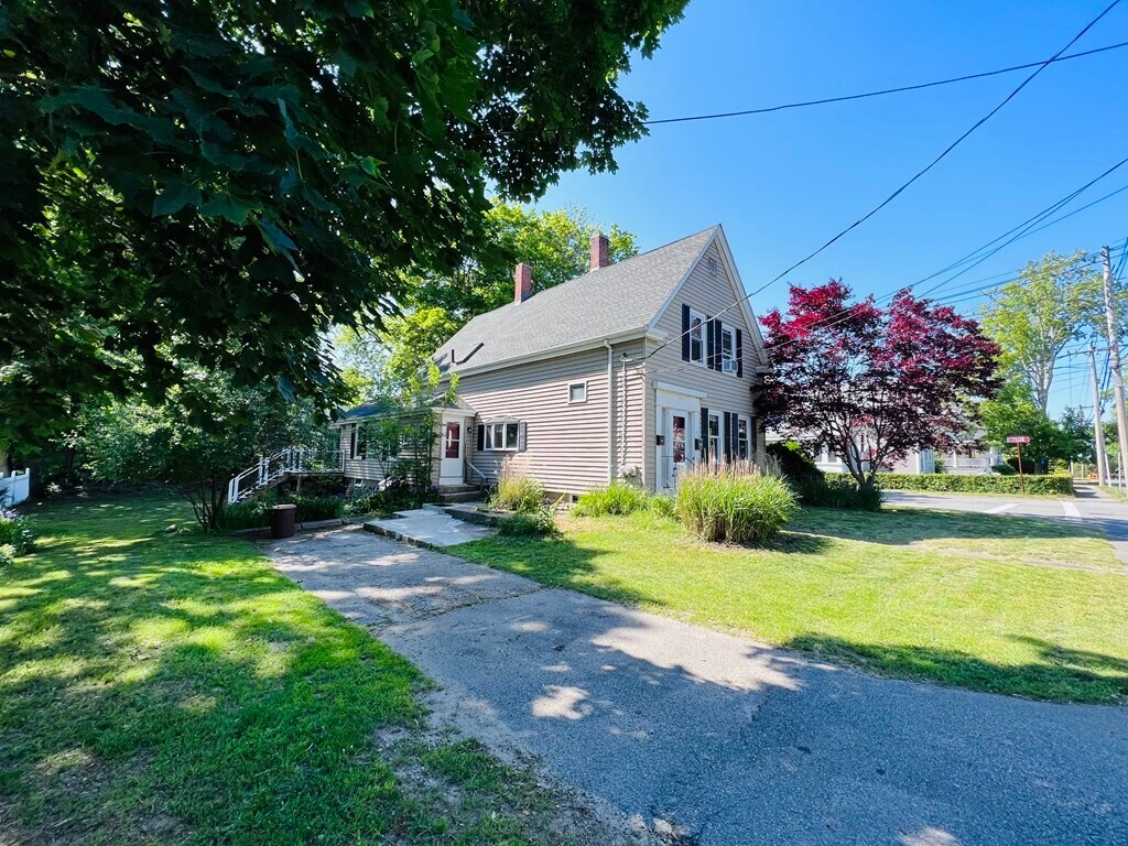 Primary Photo - 72 Oak St