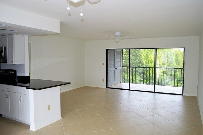 Foto del edificio - 2283 NW 22nd Ave