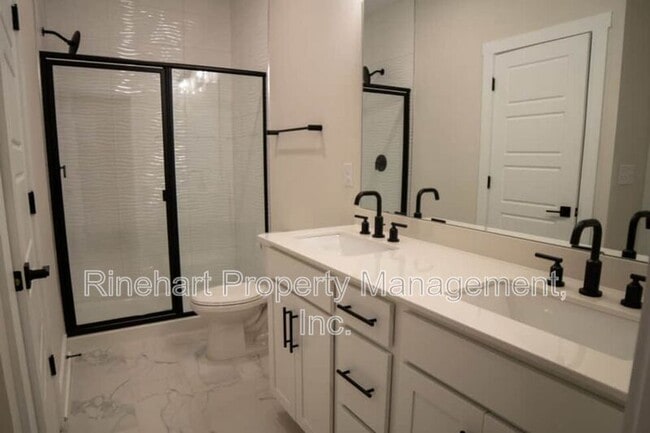 Foto del edificio - 358 Ginsberg Rd
