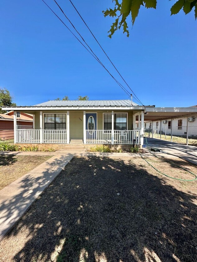 Building Photo - Cozy Two Bedroom Home Near Fort Concho!!