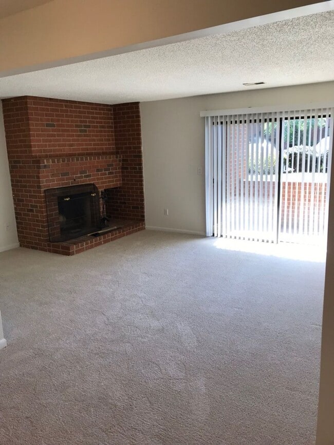 Photo - Great 1BR/1BA Unit in Turtle Creek! Apartment