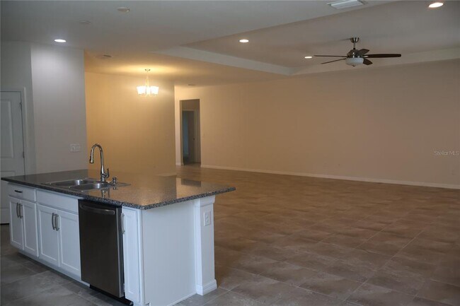 Building Photo - 5033 SW 56th St