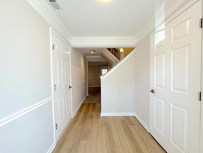 Building Photo - Inviting Suburban Retreat with Spacious Layout and Timeless Hardwood Flooring