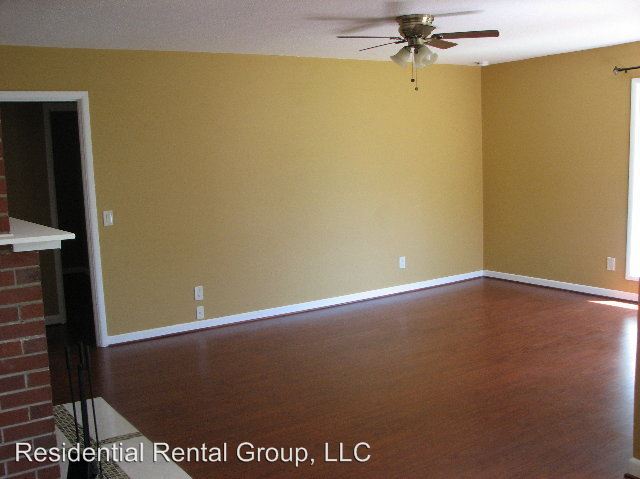 Building Photo - 1485 NE Sunrise Ln