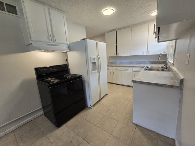 Foto del edificio - 3325 S Fern St