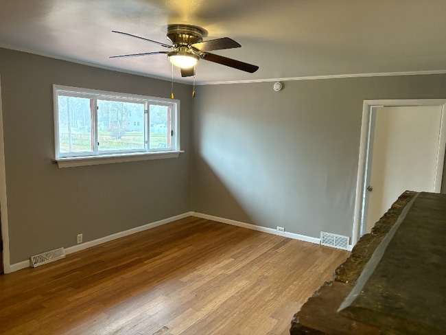 Building Photo - 134 Carter Lake Club