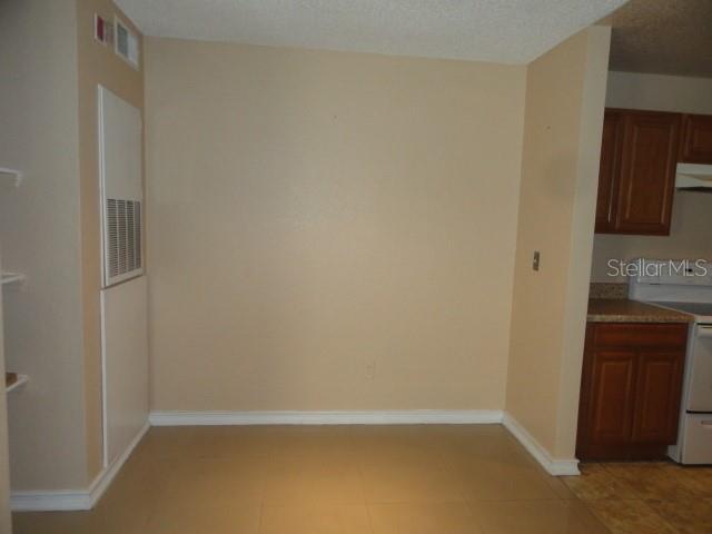 Building Photo - 2550 N Alafaya Trail