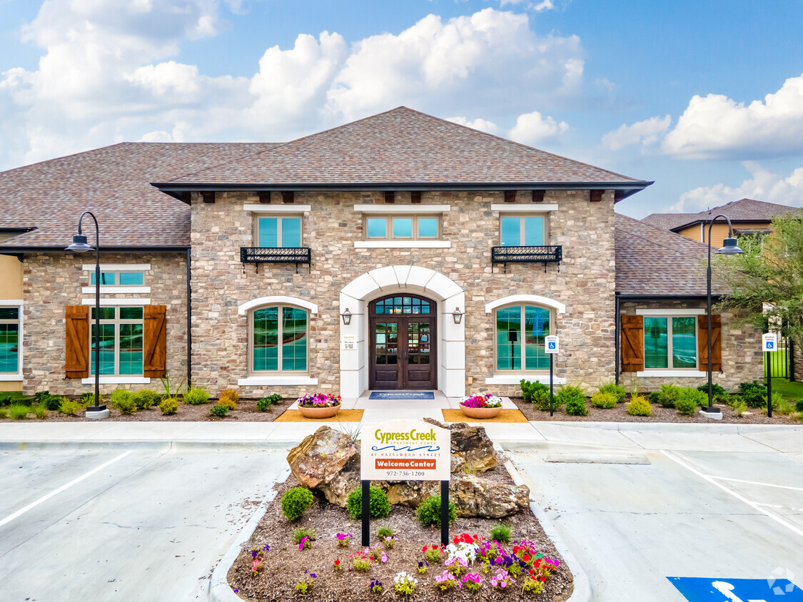 Foto principal - Hazelwood Place Apartments