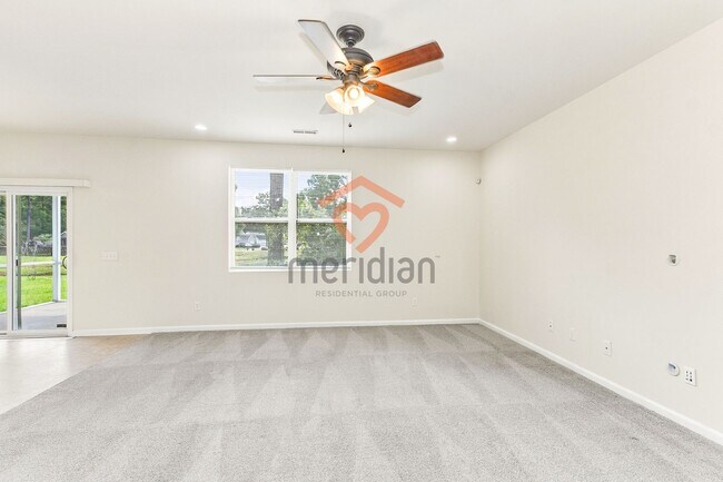 Foto del edificio - 102 Surlington Dr