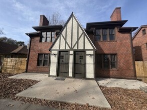 Building Photo - 1108 S Main St