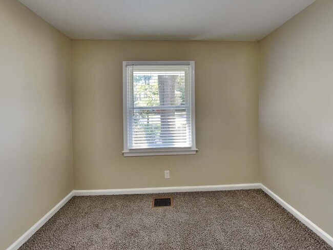 Foto del edificio - 277 Rocking Hill Dr SW