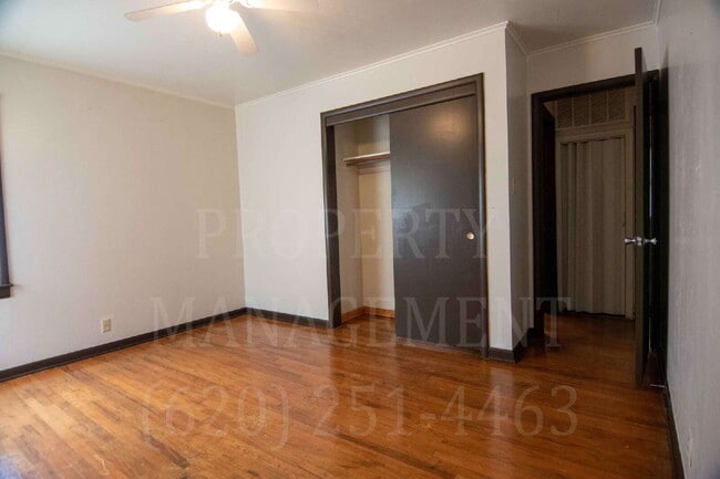 Building Photo - 712 S Cline Rd