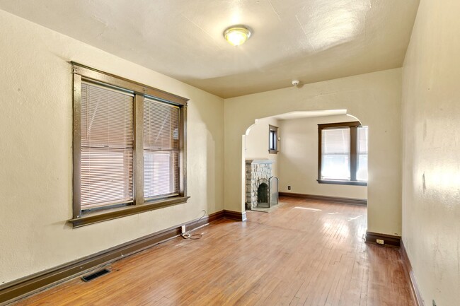 Building Photo - 4849 Anderson Ave