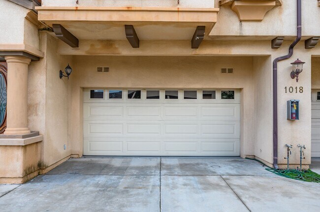 Foto del edificio - Three bedroom condo for lease in Arcadia
