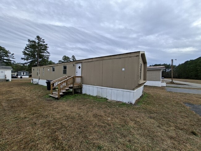 Building Photo - 64 Airbourne Ln