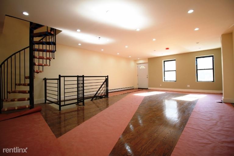 Primary Photo - 161 Covert St