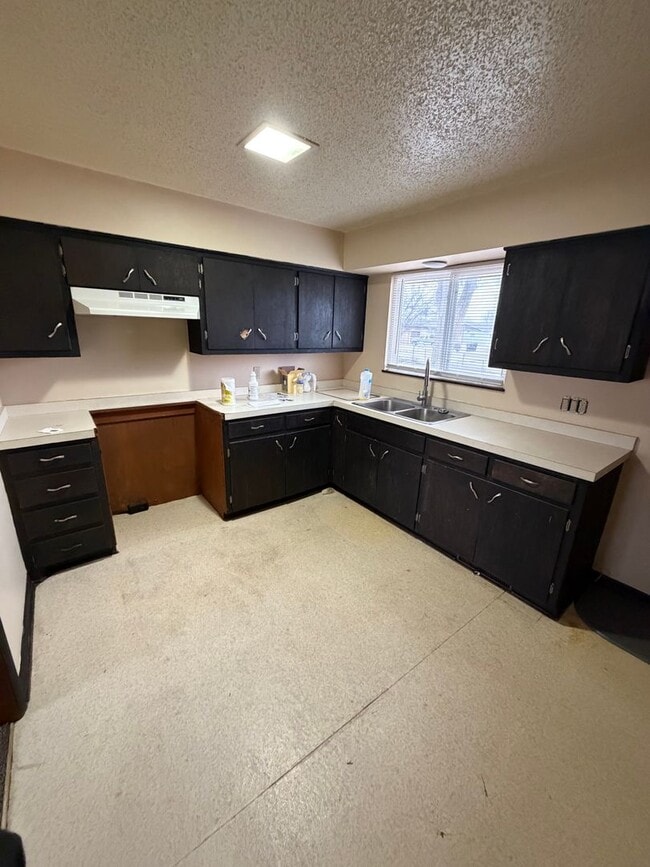 Foto del edificio - 3 Bedroom, 1 Bathroom House with Garage