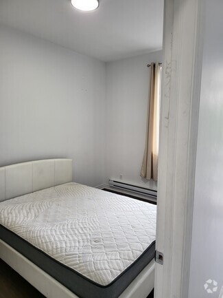 Building Photo - 5148 Av Papineau