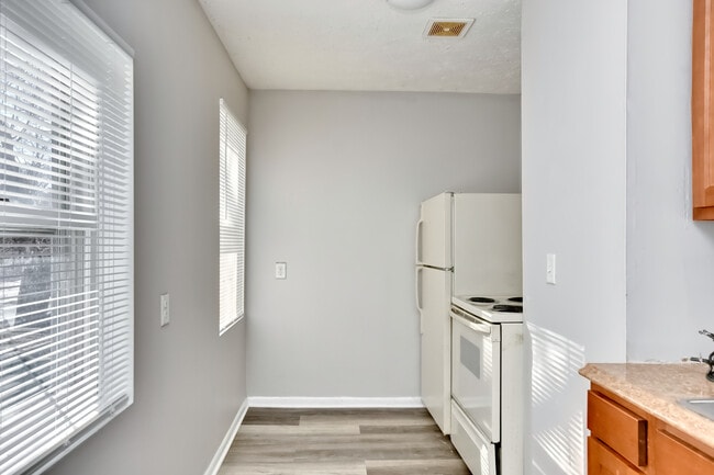 Building Photo - 1305 S 32nd St