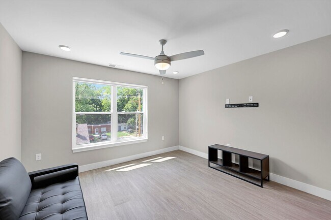 Foto del interior - 707 W Springfield Ave