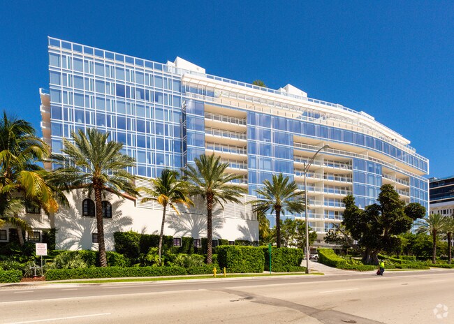 Building Photo - Surf Club Four Seasons