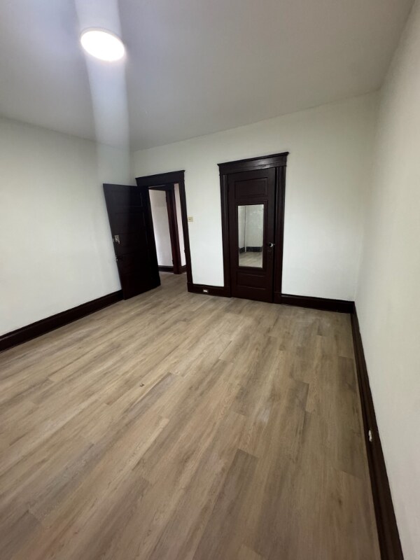 Foto del edificio - 2241 Burnet Ave