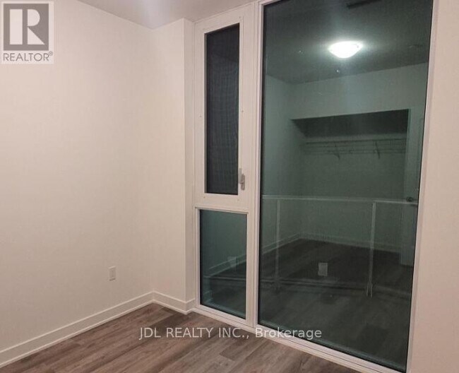 Photo du bâtiment - 100 Dalhousie St