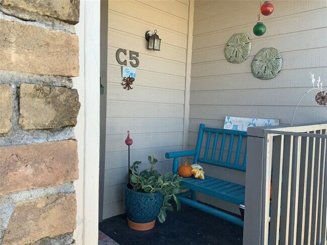 Foto del edificio - 3220 69th St