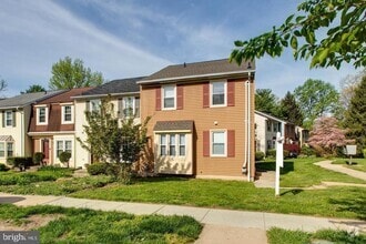 Building Photo - 3532 Split Rail Ln