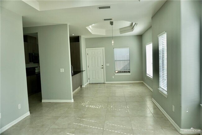 Building Photo - 2703 Larkspur Ave
