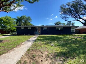 Building Photo - 1605 Weiler Blvd