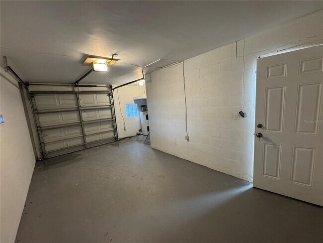 Building Photo - 2580 Euston Rd