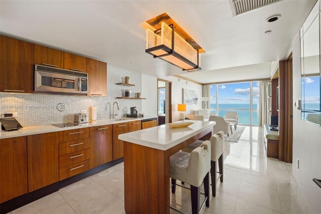 Foto del edificio - 6801 Collins Ave