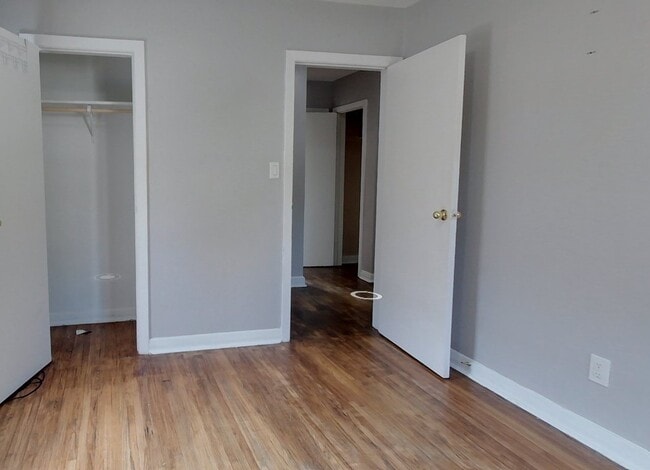 Photo du bâtiment - 1251 Clonsilla Ave