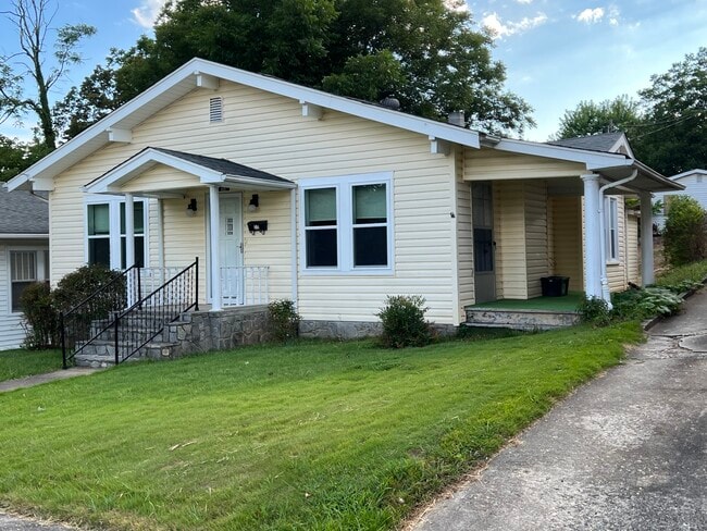 Building Photo - 60 Pulliam St