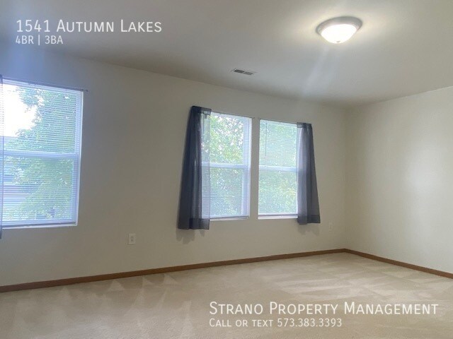 Building Photo - 1541 Autumn Lakes Ln